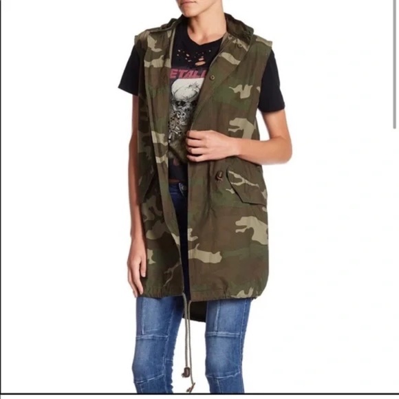 Camo vest Camouflage Vest size small with hood excellent condition green - Picture 2 of 11